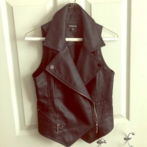 AWESOME Bebe black vest size small